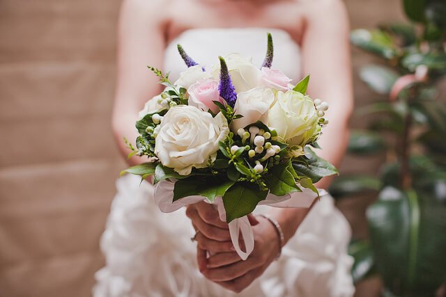 Give your wedding a totally unique style by undertaking some DIY