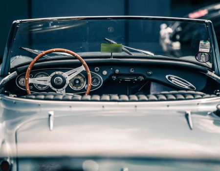 Frederique Constant celebrates the memory of the Austin Healey