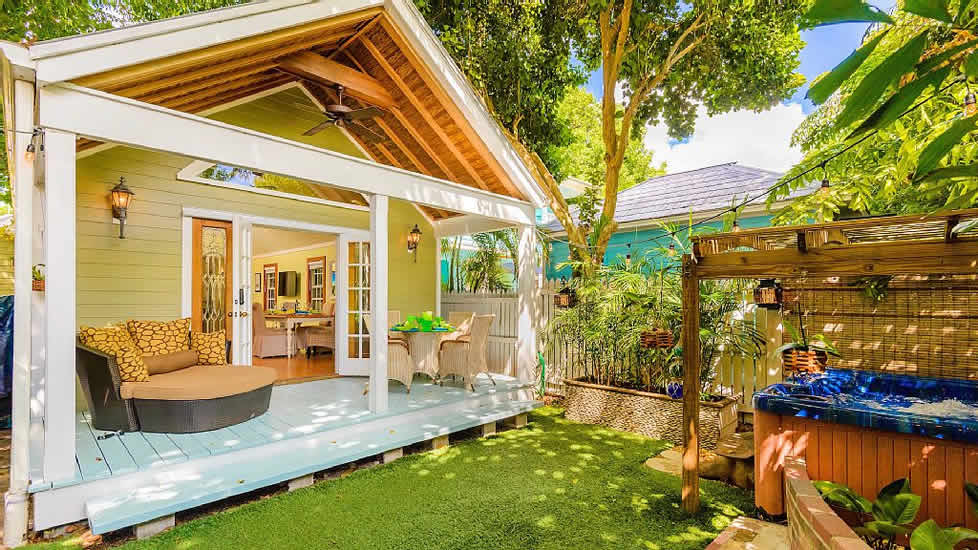 Easy Ways to Make Yard Private