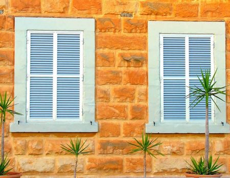 Selecting Cafe Blinds