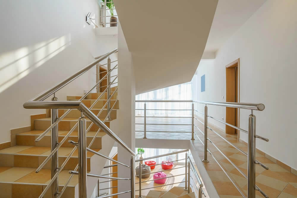 Add Modern Look to Your Home with Stainless Steel Railings