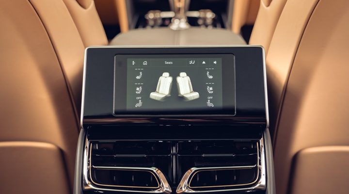 The new Flying Spur’s multi-functional Touch Screen Remote