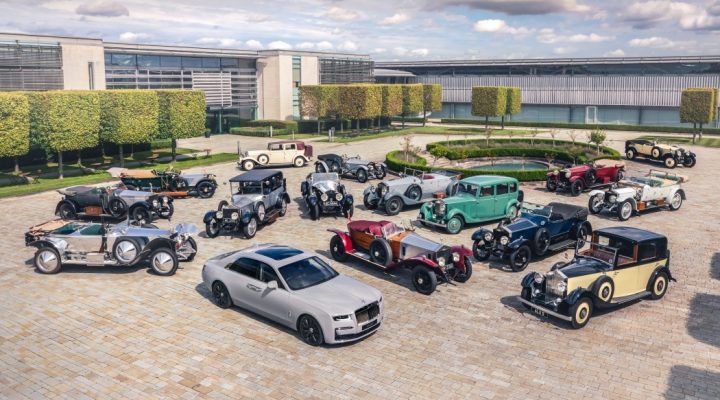 Forebears Welcome New Ghost To Rolls-Royce Family