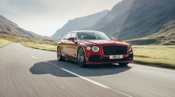 FLYING SPUR READY TO SOAR WITH V8 POWER