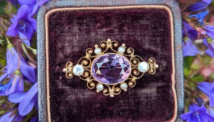 4 Reasons To Choose Vintage Jewellery