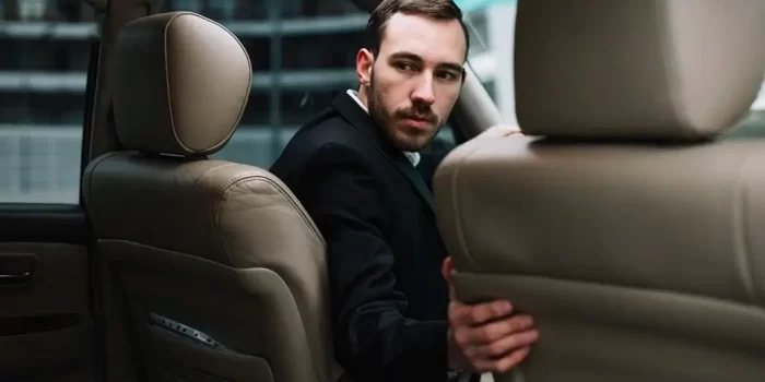 Learn about The Advantages of Hiring an Airport Limo