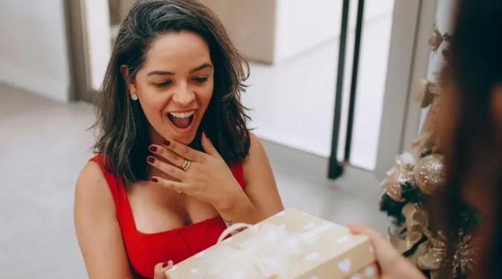 The Perfect Holiday Jewelry for Every Budget