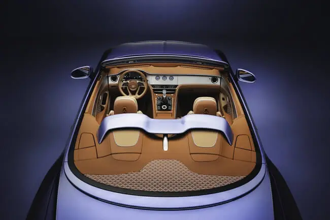 A personalized animated welcome lamp using 415,800 microscopic mirrors to project a client's handwritten script.