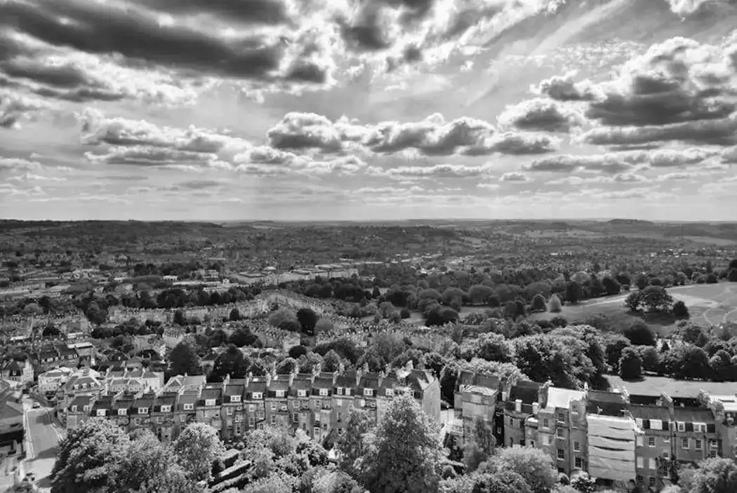 Expert Relocating to the UK Tax Guide: 10 Essential Tips for New Residents